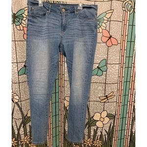 Women’s skinny jeans